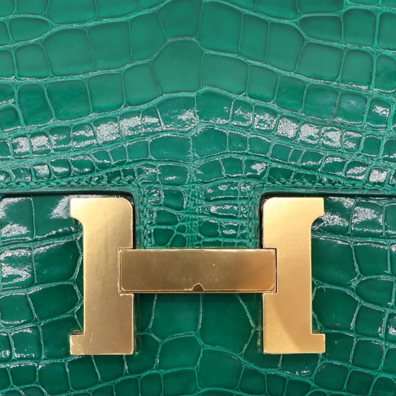 Hermès 18cm Constance Vert Emeraude Shiny Alligator Gold Hardware