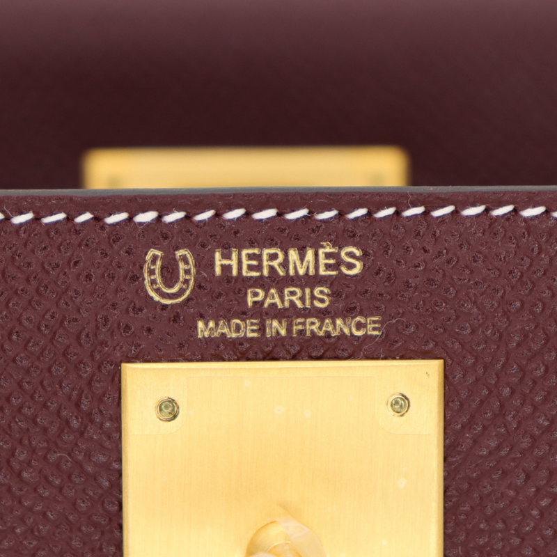 Hermès 28cm Kelly HSS Sellier Bordeaux/Craie Epsom Leather Brushed Gold Hardware